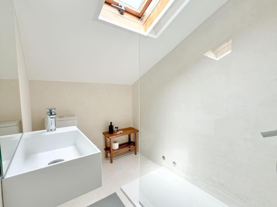 Costa Inn Beach House With Pool By Homeful Homes 코스타 다 카파리카 외부 사진
